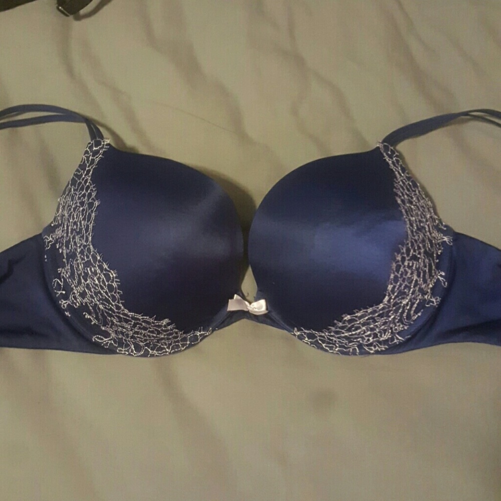 Victoria's Secret push up bra 34DD